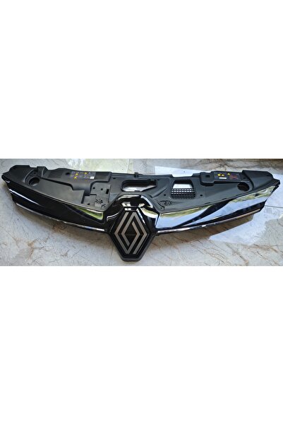 623841043R/620320844/628908921R RENAULT ÖN PANJUR PARLAK SİYAH KROM CİZGİLİ PANJUR ARKA PLASTİGİ VE ARMASI CLIO 5 2019> 350399