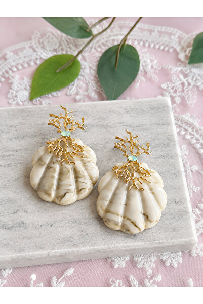 FLAWSOME JEWELRY STORE Seashell Shaped Design Earrings Pinterest Earrings Non...