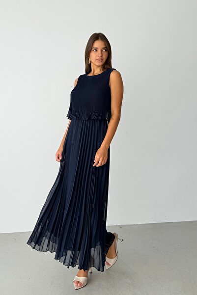 Serica Moda Φόρεμα από σιφόν σε μπλε ναυτικό χρώμα, με πιέτες και επένδυση, χ...