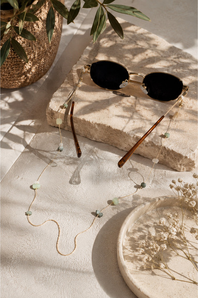 Sylvera Shop Green Natural Stone Detailed Eyeglass Chain (Gold Color)