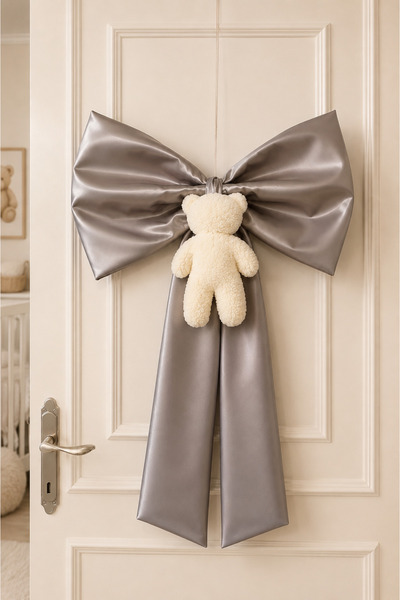 Cherry Bloom Cotton Bebek Çocuk Hastane Kapı Süsü Fiyonk Ayıcıklı 45 x 45