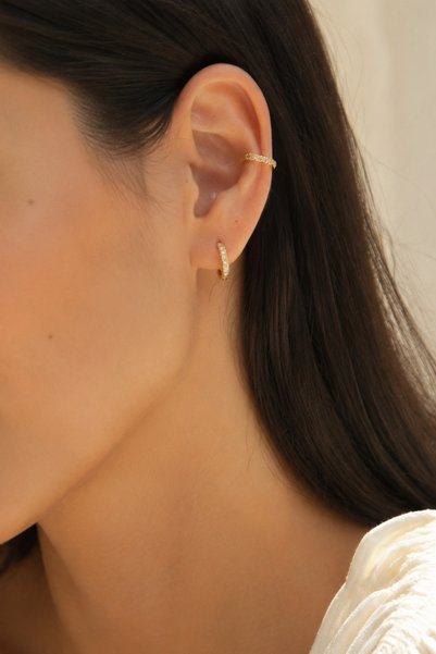 Mu Minamu 1 Pair of Zircon Stone Mini Hoop Earrings 8 mm Gold Silver Minimal Helix and Lobe Compatible
