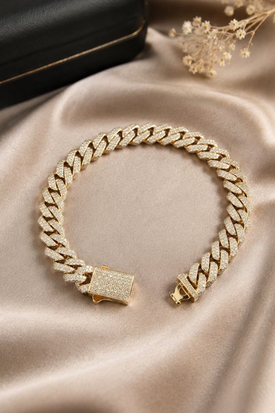 laria jewelry Stone-Encrusted Thin Cuban Chain Bracelet