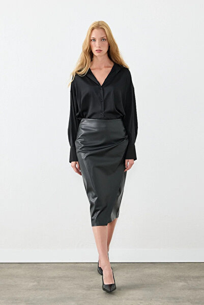 Gusto Anvelop Cut Midi Leather Skirt - Black