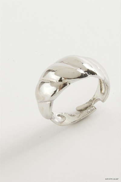 ZERO LAND Spt-Gld Twisted Metal Ring (230929) Silver Color