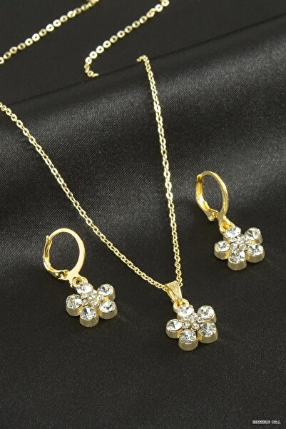 ZERO LAND Zngzrmll Flower Stone Set Necklace (33827) Silver Color