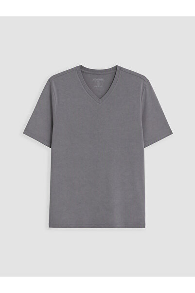 LC Waikiki Lcwaikiki Classic V-Neck Combed Cotton Men's T-Shirt