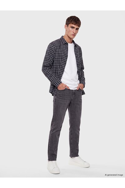 LC Waikiki بنطلون جينز LCW Jeans779 بقصة عادية للرجال