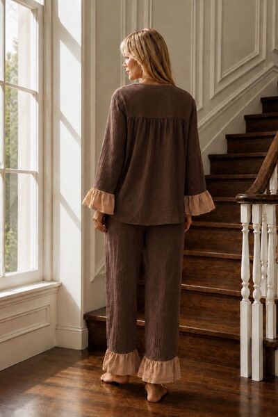 BELLA NOTTE Kahverengi Müslin Kumaş Fırfır Detaylı Bağcıklı Uzun Kollu Pijama Takımı