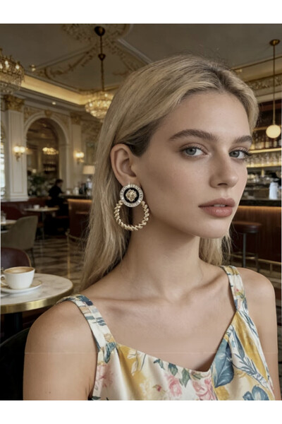 Alyas Aksesuar French Earrings with Lion Head and Knitted Design