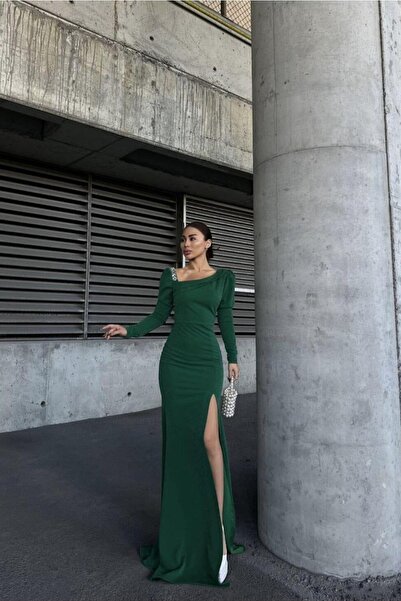 Euro Class Boat Neck Stone Detailed Long Sleeve Evening Dress