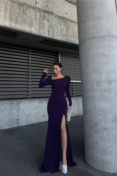 Euro Class Boat Neck Stone Detailed Long Sleeve Evening Dress