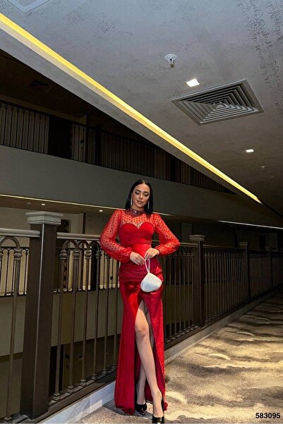 Euro Class Velvet Fabric Crew Neck Long Sleeve Evening Dress