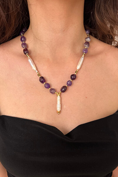 Suerte Accessories قلادة نسائية مصنوعة يدويًا من حجر الأميثيست الطبيعي واللؤل...