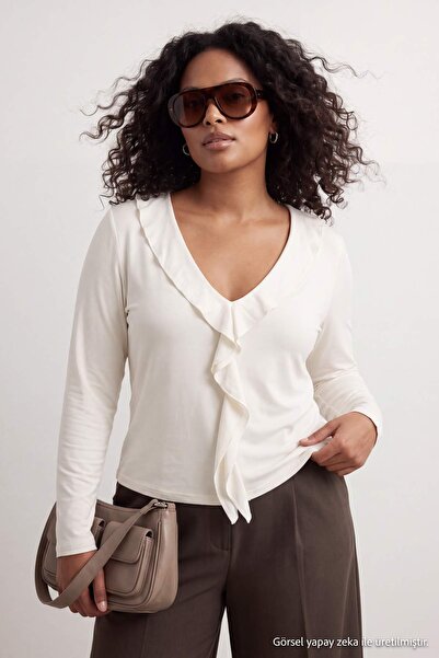 Trendyol Curve Ecru Ruffled Fitted Knitted Blouse Tbbaw27Af00022