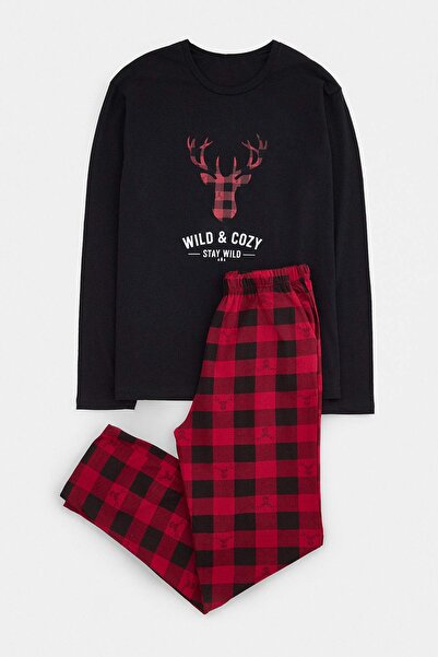 Trendyol Collection Black Regular Fit Plaid / Deer Printed Knitted Pajama Set...