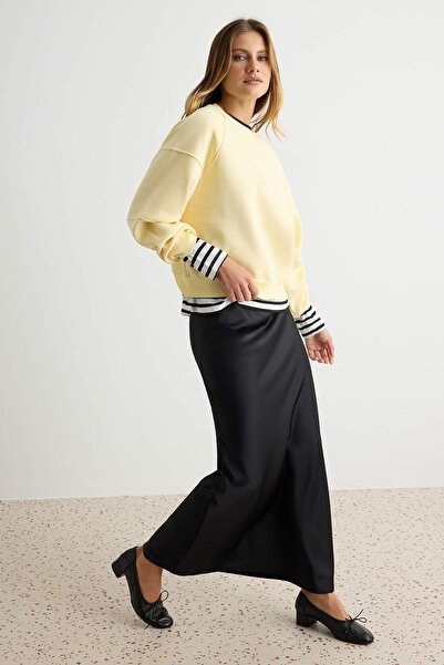 Trendyol Collection Light Yellow Crew Neck Regular Fit Embroidered Thick Flee...