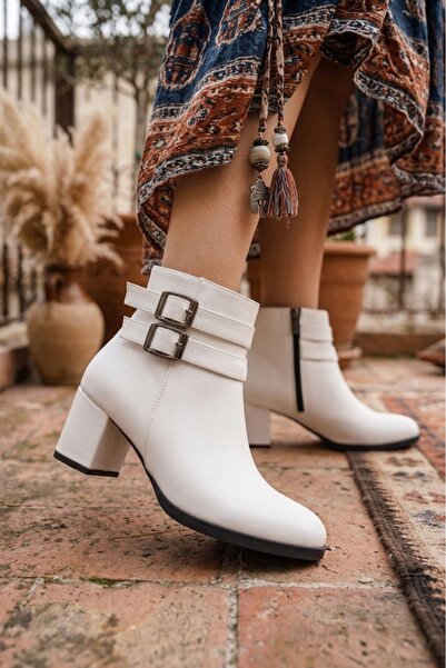 NOVELLAM SHOES Kadın Hermina Beyaz Çift Tokalı Kısa Bot