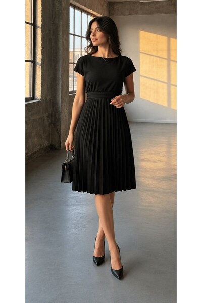 Modafeminen Pleated Belted Crepe Dress Black 582059