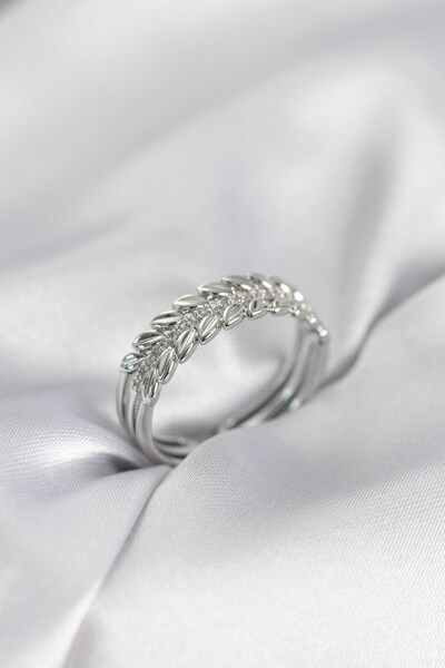 Inure Jewelry Silver Color Spike Model Zircon Stone Women's Ring
