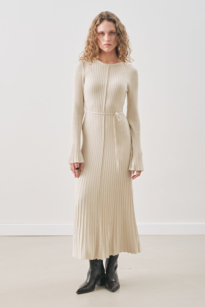 Manuka Elastic Knit Dress with Flawed Skirt Beige