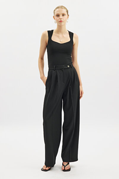 Manuka Classic Pleated Trousers Black