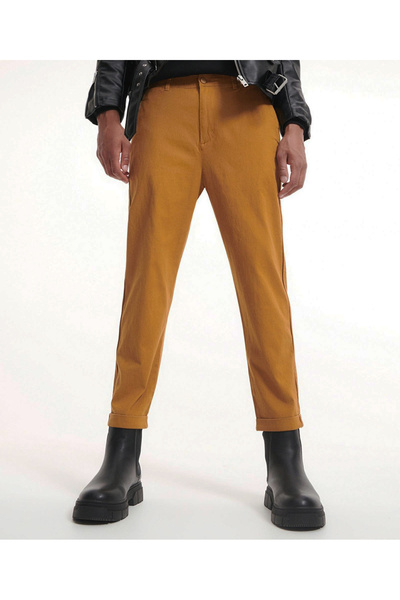 Evendi Pantaloni, Mustar
