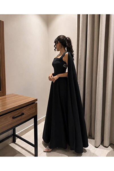 Angelinaa فستان سهرة طويل باللون الأسود، بتصميم فاخر يجمع بين القصة الأنثوية ...