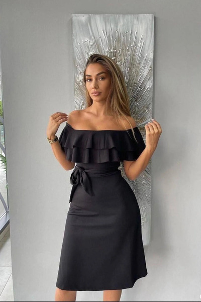 Veraura Lifestyle Women's crepe fabric boat neck belted evening dress