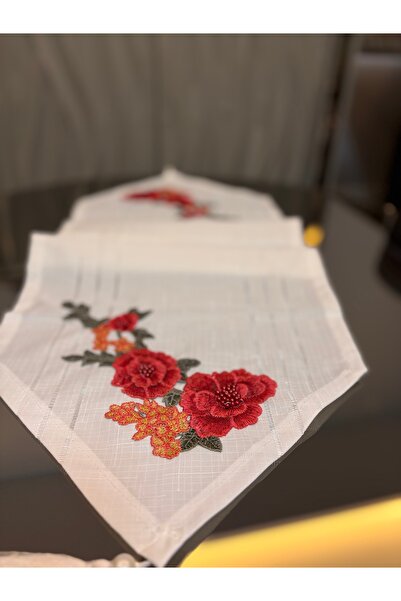 Kırmızı Çiçek Desenli İşlemeli Masa Runnerı 40x145 cm