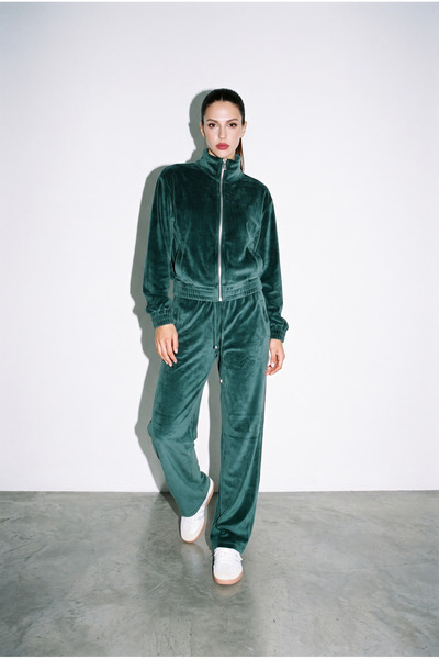 Amia&Co. Velvet Zippered Oversize Tracksuit Top and Bottom Set