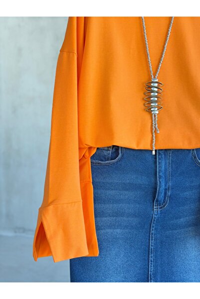 By Pakize Basic Manşet Kollu Yırtmaç Detaylı Sweatshirt