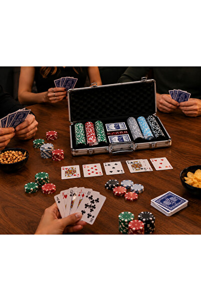 Kozera #Poker Metal Çantalı 300 Chip 2 Adet İskambil Kağıt Destesi Casino Oyu...