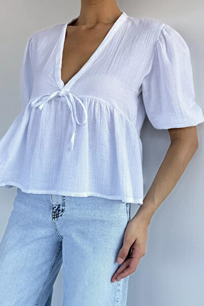 GÜLSELİ White Women's V-Neck Muslin Fabric Blouse