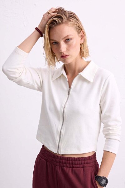 BARRELS AND OIL Women's Polo Collar Zippered Sweatshirt - Ecru