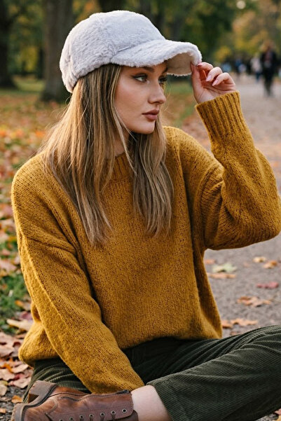 Ritagarcia Women's Soft Plush Visor Winter Hat Warm Cap