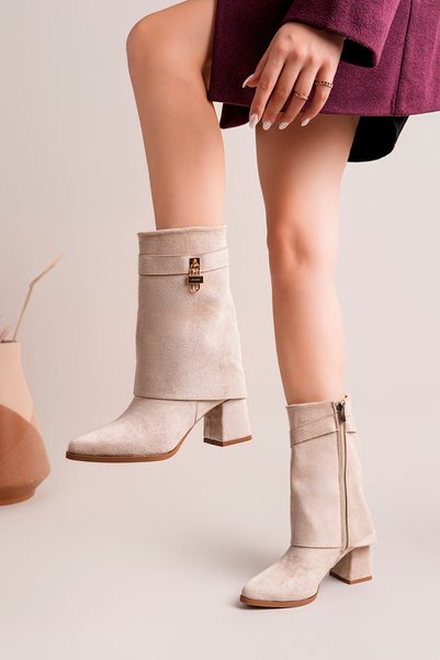 moda sara Beige Suede Gold Buckle Detailed Thick Heeled Collared Boots