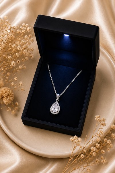 Silvanya Jewelry Premium Işıklı Kutuda 925 Ayar Gümüş Damla Taşlı Kadın Kolye