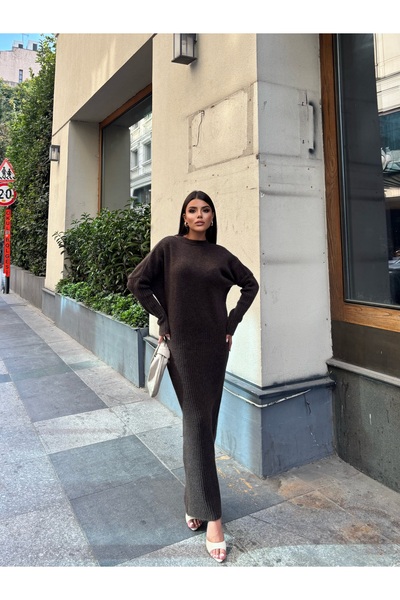 LE CARAMBOLE Rochie de damă maro, cu textură moale, lungă, din tricotaj