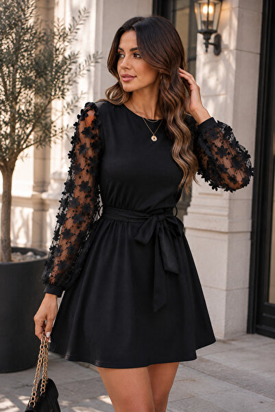 Kokosh moda Timeless Elegance - Women's Crew Neck Sleeveless Crepe Dress with...