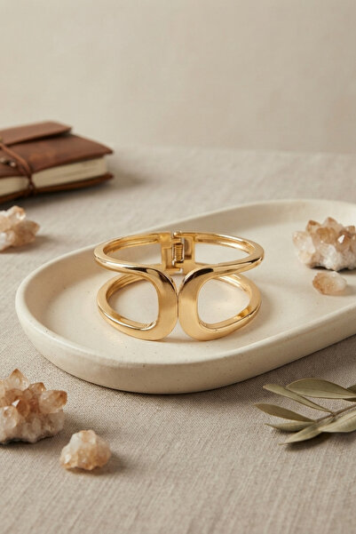 Clariss Gold Color Brass Cuff Model Vintage Handcuff Bracelet