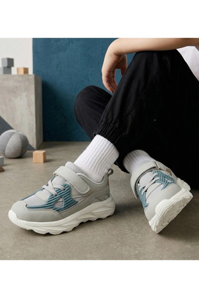BABIES & More Textured Lace Round Toe Sneakers
