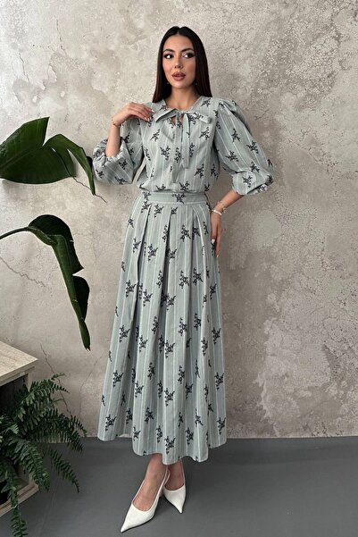End Black Store Green striped floral blouse and skirt set
