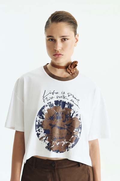 Roman Önü Baskılı Asimetrik Kısa Kol T-Shirt Beyaz KK023809_002