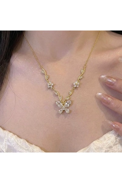Heda Jewelry قلادة فراشة الأحلام - قلادة بتصميم فراشة بيضاء من الفولاذ