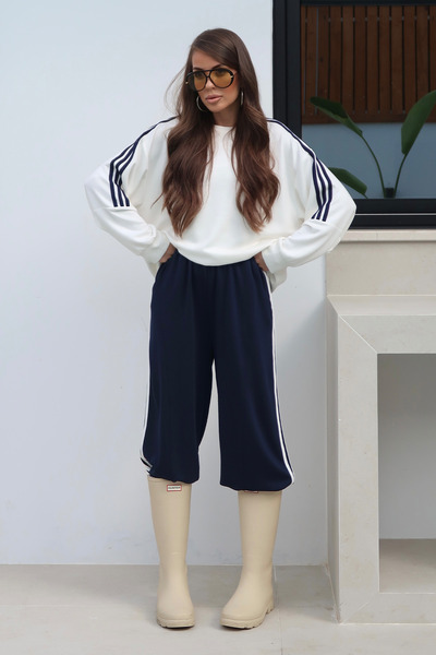 Hatun Atila Women's Oversize Two-Piece Tracksuit with Stripes on the Sleeves ...