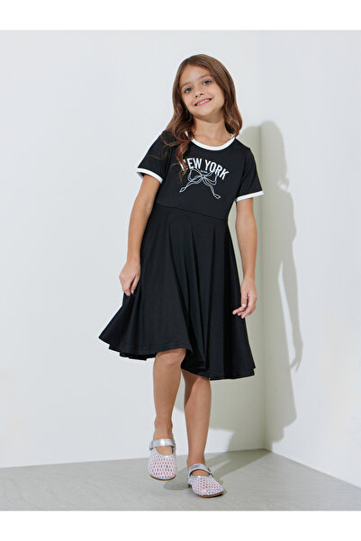 Styli Girls Black Slogan Print Contrast Trims Knee Length T-Shirt Dress