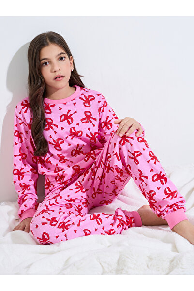 Styli Teen Girls All Over Bow Print Sweatshirt and Cuffed Pants Pyjama Set