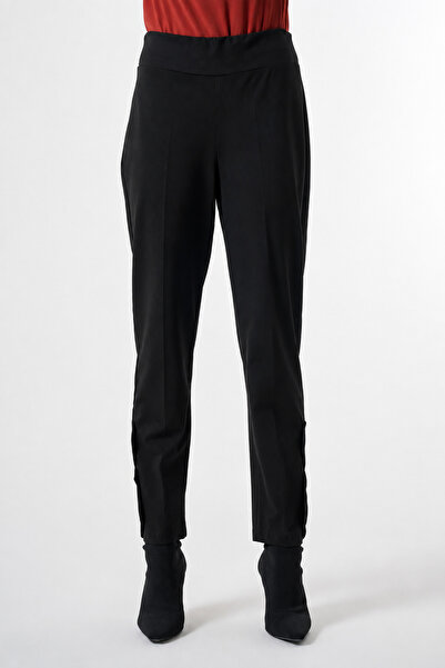 MissWhence Cropped Trousers with Scallop Detail