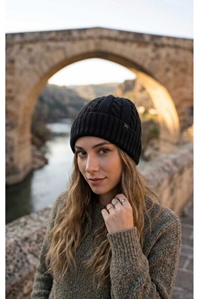 LAGRANZE Special Design Woolen Hair Knitted Patterned Unisex Beanie